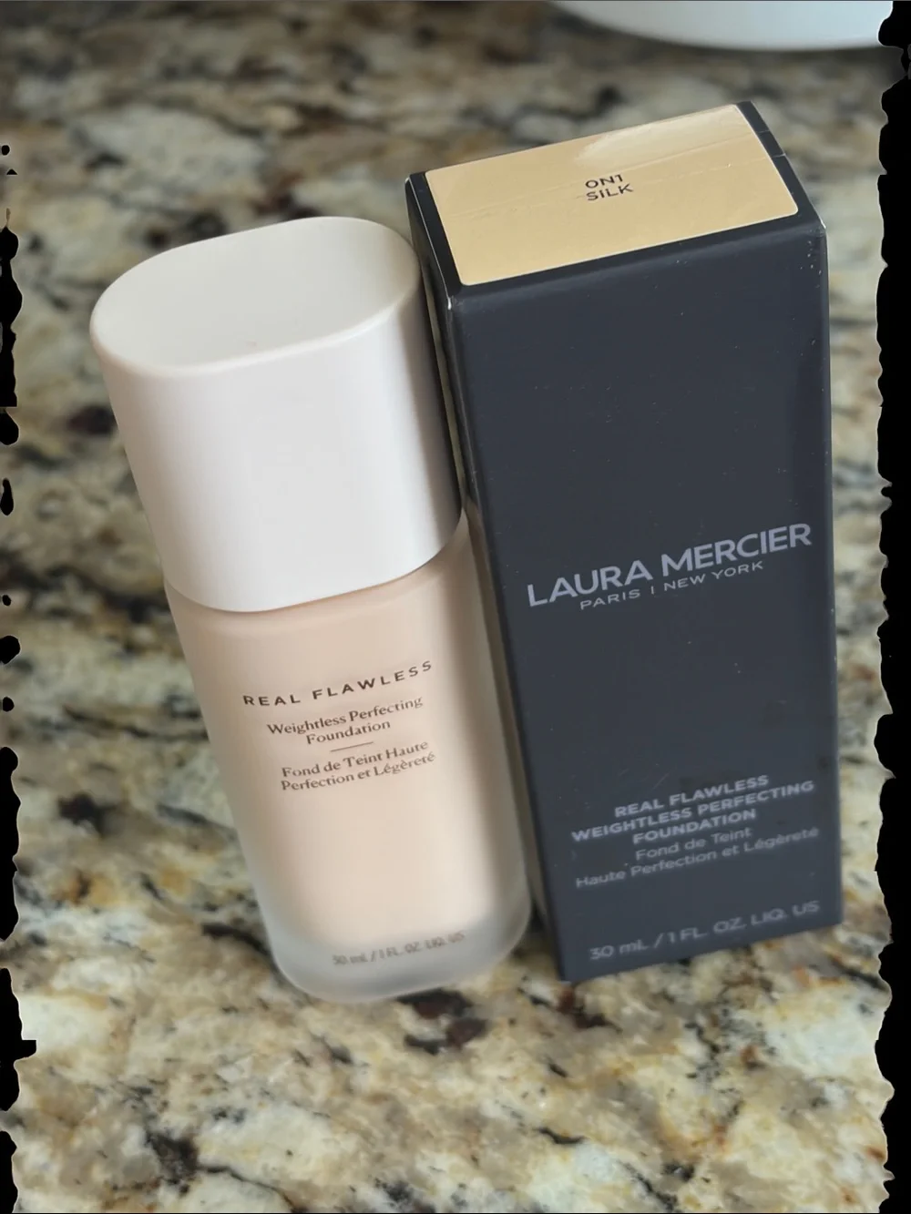 ⚡️🖤Laura Mercier Real Flawless Weightless Perfecting Foundation Silk